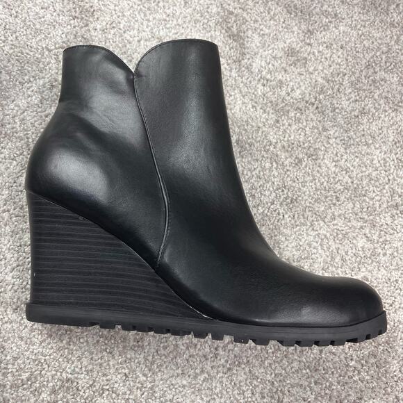 New, Unisa Cela Black Wedge Bootie size 11 - Picture 2 of 8